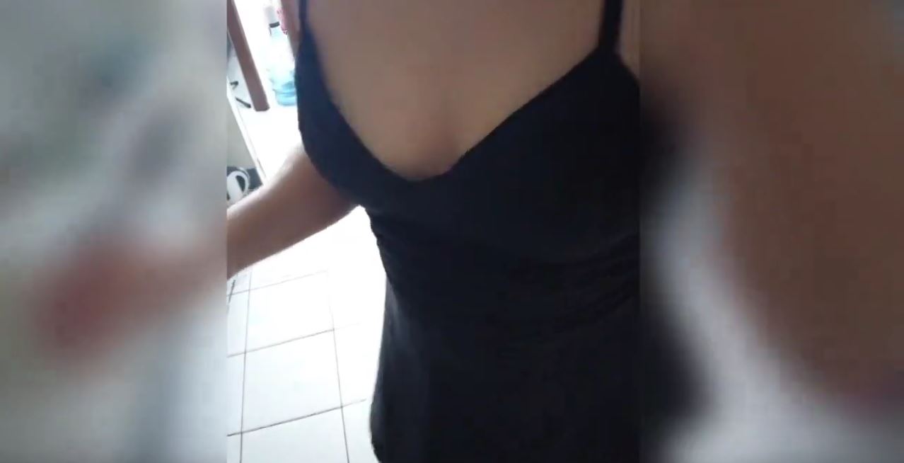 Gadis Cantik Yang Sangat Mirp Artis Sengaja Bikin Video Dewasa Sama Pacar Barunya